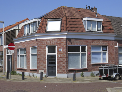 908658 Gezicht op het winkelhoekpand Hoogstraat 52 te Utrecht, met links de Pijlstraat.N.B. bouwjaar: 19201925 t/m ...